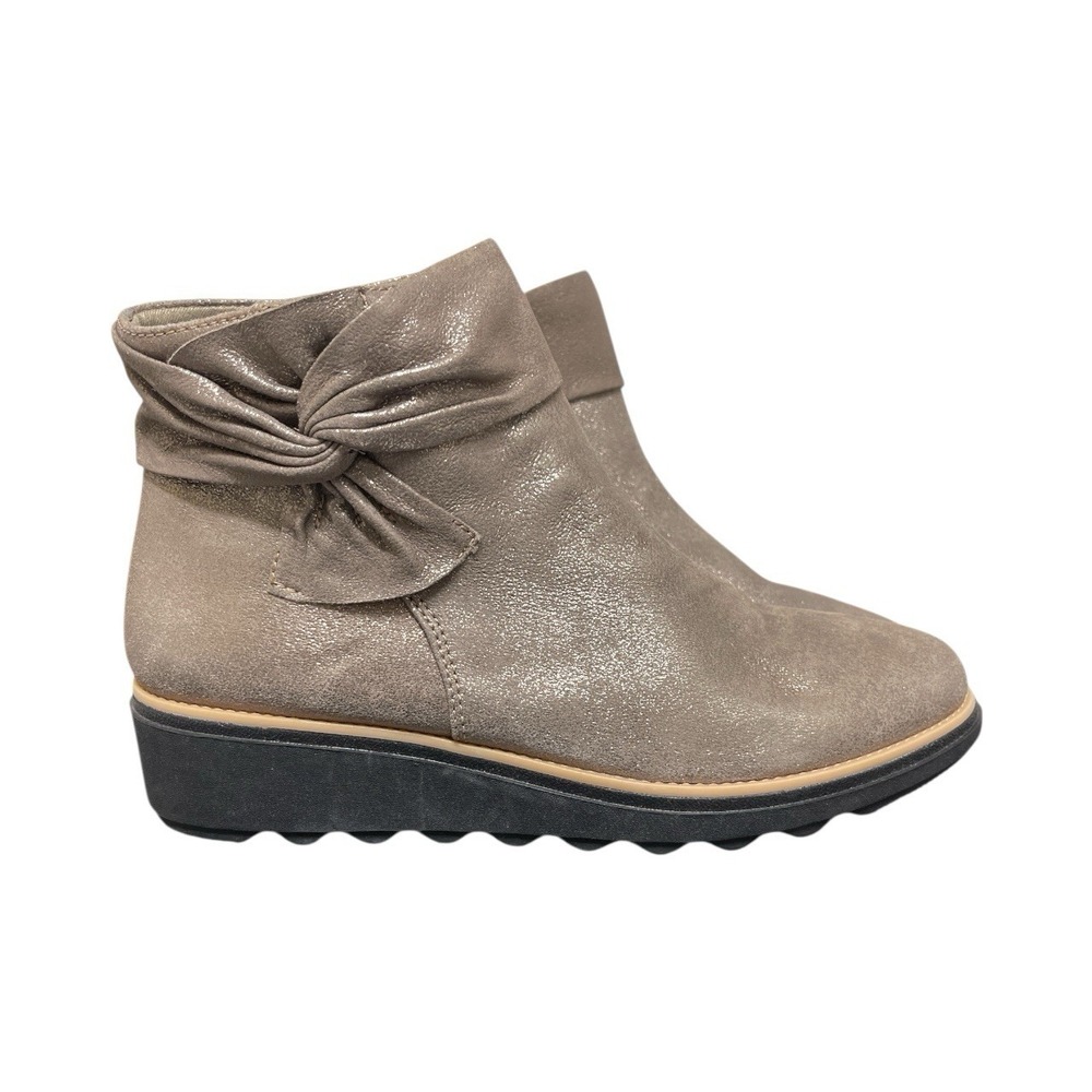 Clarks‎ Ankle Boots Women 9 Taupe Metallic Suede Wedge Knot Detail 261473674065
